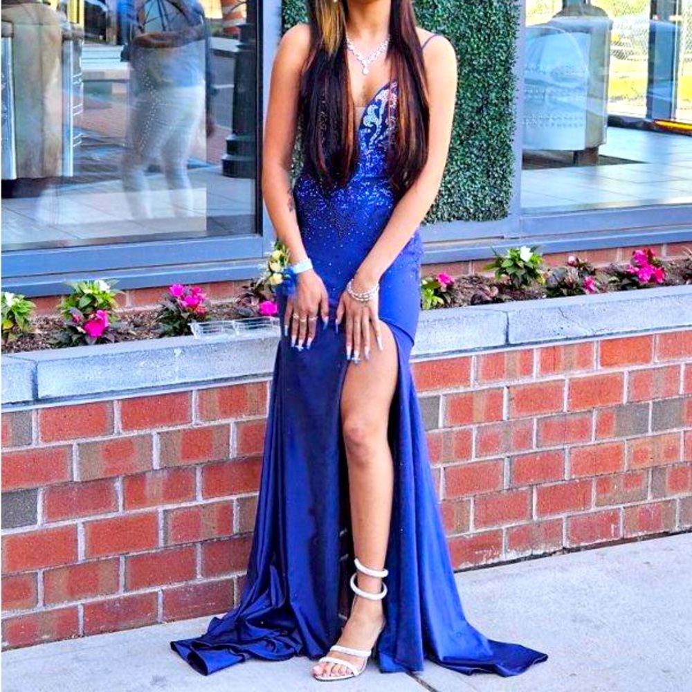 Gentle used royal blue prom dress. Very good condition